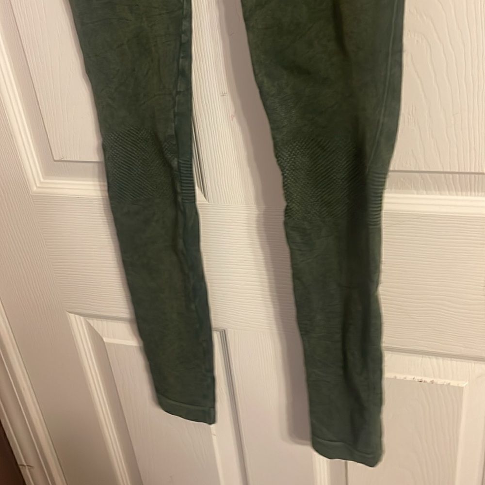 NikiBiki Leggings Small NWOT - Picture 3 of 9